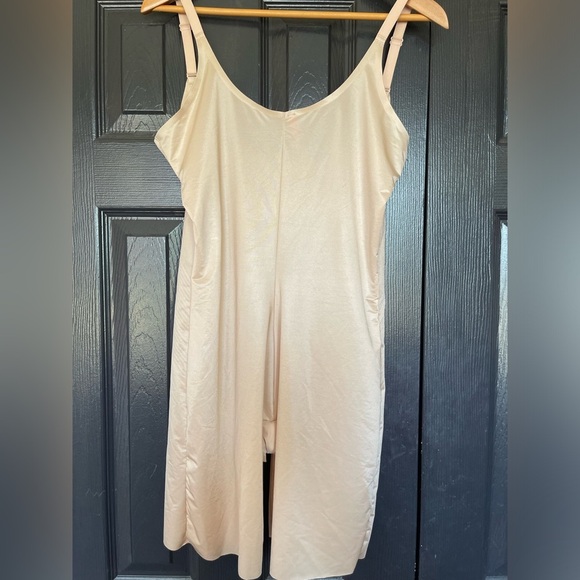 NWOT Spanx‎ Invisible Shaping Open-Bust Mid-Thigh Bodysuit - Picture 7 of 10